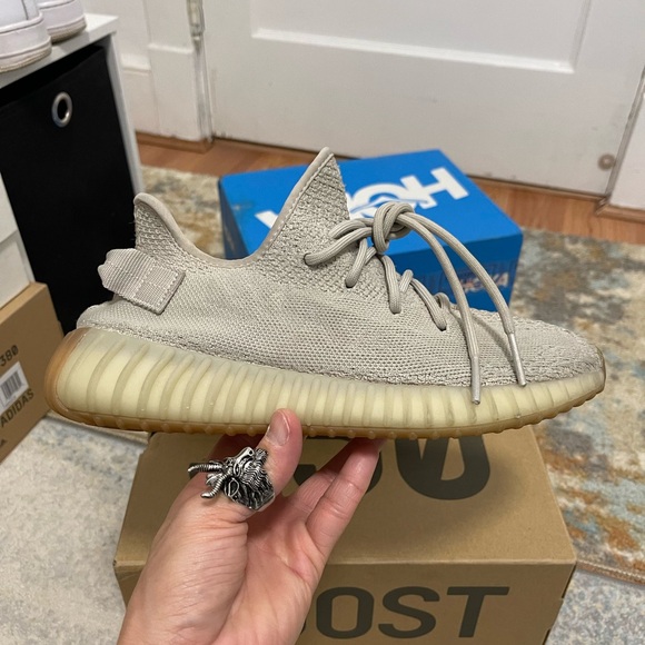 EUC Men’s Size 8.5 (Euro Sz 42) Yeezy Boost 350 V2 Sneakers In Sesame Color - Picture 10 of 17